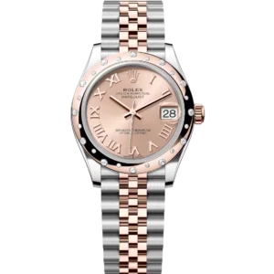 This Oyster Perpetual Datejust 31 in Oystersteel and Everose gold features a rosé-colour dial and a Jubilee band.
